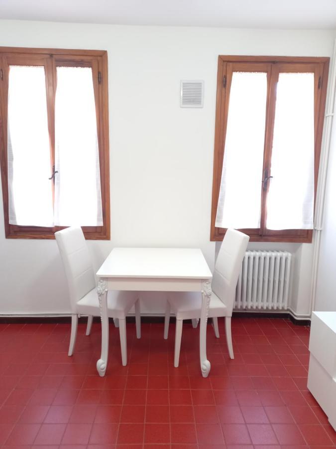Vivaldi Apartment Velence Kültér fotó